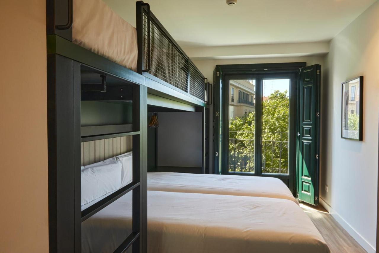 Latroupe Prado Hostel Madrid Bagian luar foto