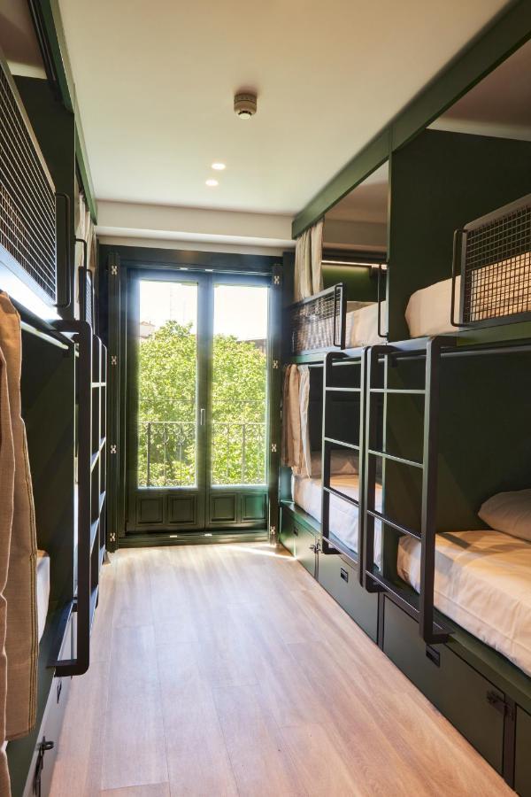 Latroupe Prado Hostel Madrid Bagian luar foto